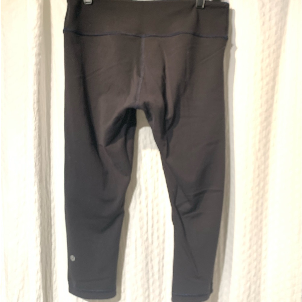 Lululemon hard to find crop reversible leggings. Gently worn.
